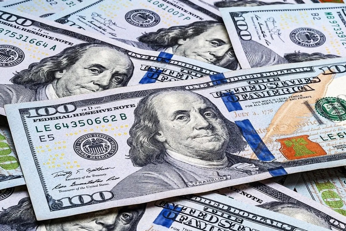 العراق يتلقى دفعة نقدية بقيمة 500 مليون دولار لتعزيز التعاملات - دولار نقدي - البنك المركزي - Cash Dollars - Central Bank