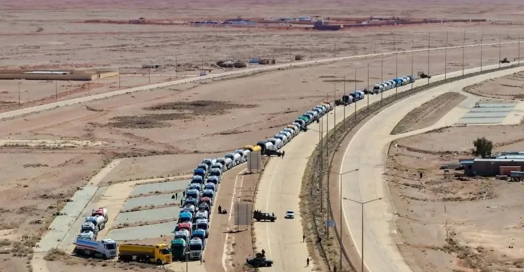 العراق يستقبل أولى شحنات البنزين السوري عبر منفذ الوليد - 