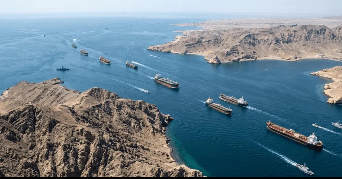 العراق ينقل مليوني برميل من الخام عبر مضيق هرمزز - 