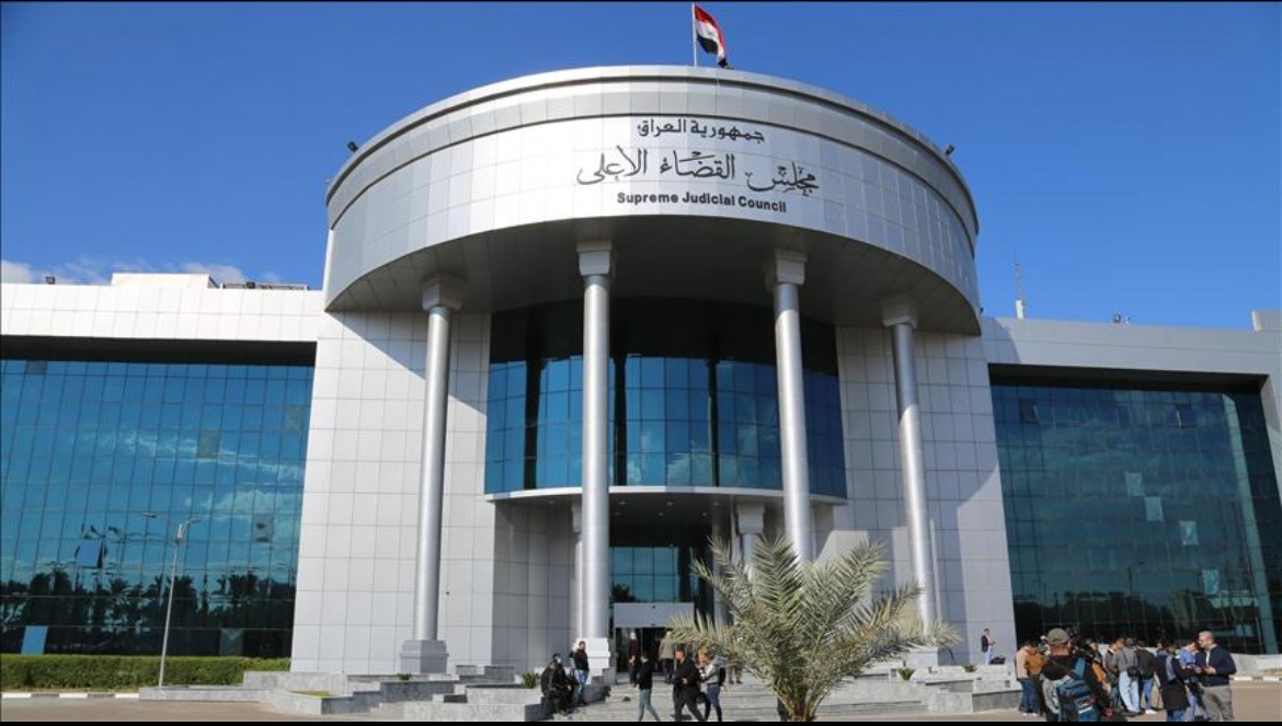 أحكام بالسجن تطال شخصيات سياسية ومسؤولاً نفطياً سابقاً في العراق بتهم فساد - 